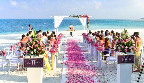 New Laws in Australia to Limit Weddings to Five Guests, Require Photographers to Act as a Witness to Attend