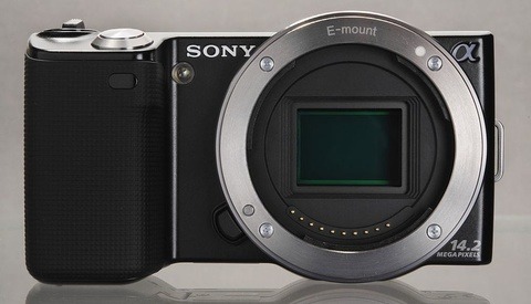 Is the Sony E-mount Already Becoming Obsolete?