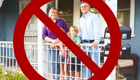 Photographers Told to Stop Running Photoshoots on People’s Doorsteps