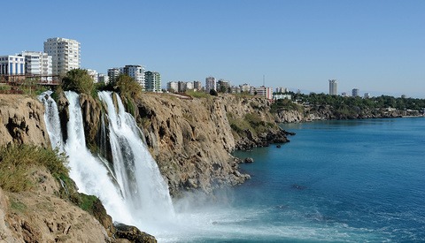 Woman Falls to Death Taking Photo on Cliff to Celebrate End of Coronavirus Lockdown