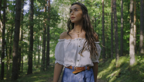 7 Cinematic Gimbal Moves You Can Create Without a Gimbal