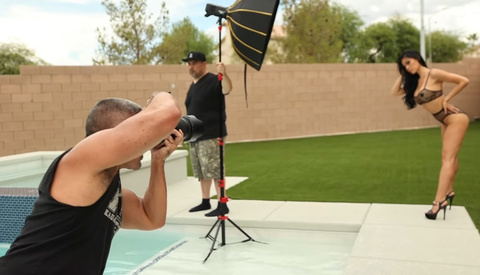 Tips for Working With a Glamour Model