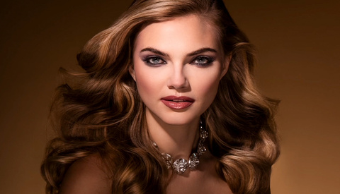 A Guide to Dramatic Clamshell Portrait Lighting Techniques