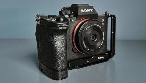 A Compact Powerhouse: Introducing the Viltrox 28mm f/4.5 Lens