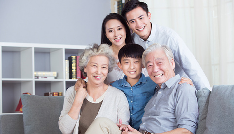 How to Handle Difficult Family Members During Shoots