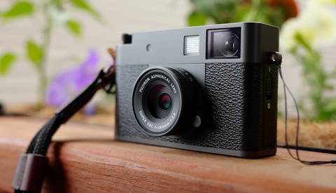 Is This Tiny Camera a Retro Gimmick or a Genius Throwback