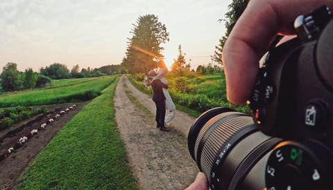 Can Nikon's 24-120mm f/4 Lens Simplify Your Wedding Photography?