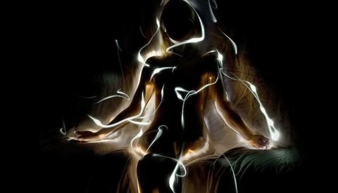 Ben Willmore Teaches Light Painting Tips For Photographers