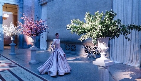 Mario Testino Takes Over MET 2014 As Event Photographer