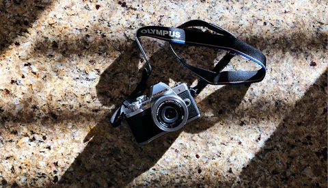 Fstoppers Reviews the Olympus OM-D EM10 Mark III: One of the Most Capable Beginner Cameras