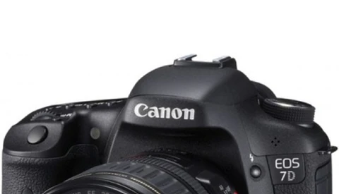 Mystery Camera at World Cup- Possible Sighting of the 7D Mark II