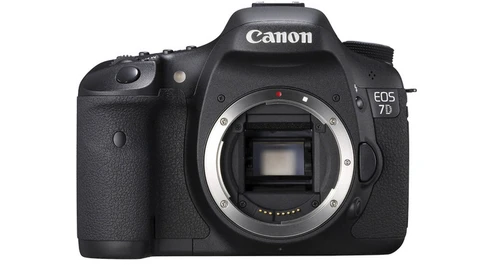 Canon 7D Fire Sale: $500 off Body-Only, $600 off Lens Bundle