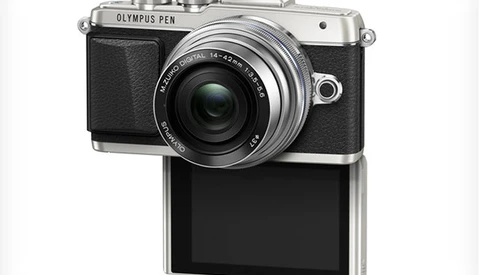 Olympus Announces New PEN E-PL7 "Selfie-King"