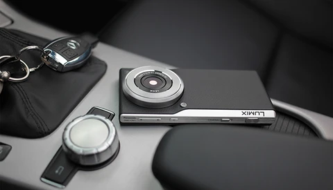 Panasonic CM1 Smartphone Boasts 1 Inch Sensor and Leica Lens