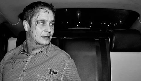 UK Taxi Driver Photographs Fleeting Glimpse of Passengers' Lives
