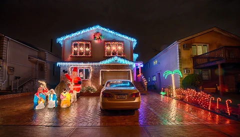 'Tis The Season For Properly Photographing Christmas Lights
