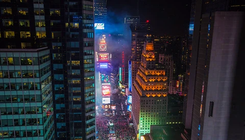 The Timelapse Group Shoots Jaw-Dropping (Ball-Dropping?) NYE Video in Times Square