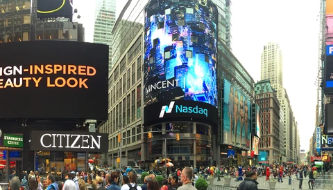 Get Your Photos Up On Times Square Billboards On Monday – For Free