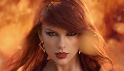 Photographer Calls Out Taylor Swift Over Hypocritical Rant