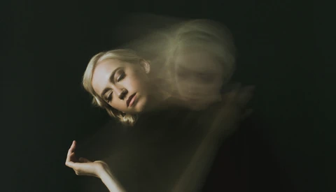 Use These Weird Lighting Tricks to Add Motion Blur to Your Photos