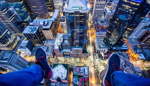 Skyscraper-Climbing Self-Dubbed 'Spiderman' Photographer Used $15,000 of Stolen Equipment to Capture His Images