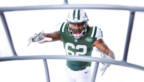 Behind the Scenes Shooting NFL Rookie Portraits with Johnny Vy