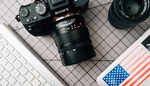 Need for Speed: Fstoppers Reviews the Mitakon Zhongyi 50mm f/0.95 Lens for Sony FE