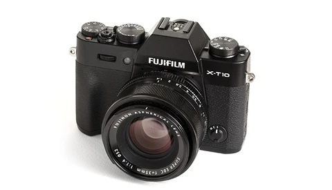 Fstoppers Reviews the Fujifilm X-T10