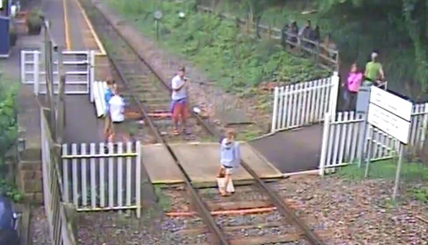 Britain's Rail Provider Issues Plea to Stop Taking Photos on Tracks
