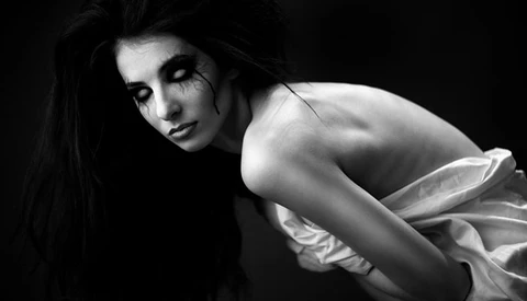Reviving a Vintage Lens to Add a Haunting Feel to Your Halloween Photos