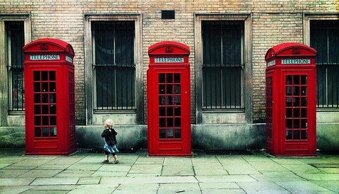 Street Photography: Wandering While Observing Both City and Society