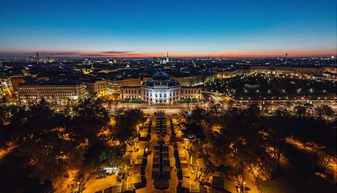 One Year of Shooting in Vienna Reduced to a Mesmerizing Three Minutes 