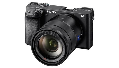 Fstoppers Reviews the Sony a6300, a Small $999 Camera that Commands Big Respect