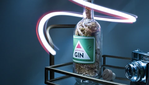 How to Easily Shoot High-End Product Photography Using Light Trails