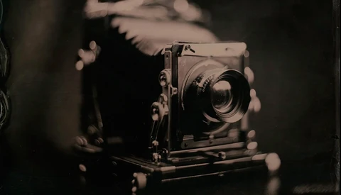 Video Shows the Making of a Tintype From the Photographer's Perspective