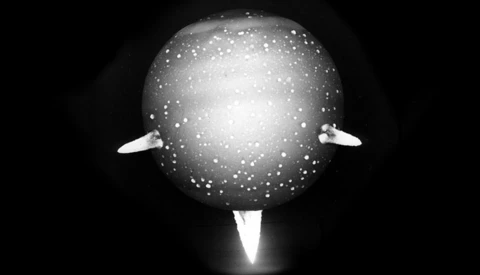 A Shutter Speed of 1/100,000,000 s: Capturing Photos of the Atomic Bomb