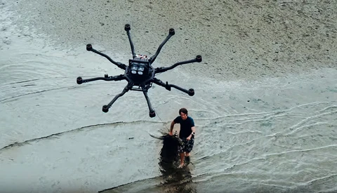 Using a Drone to Surf? 'Dronesurfing' Is Actually a Thing, and It Looks Awesome