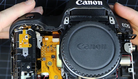 LensRentals Disassembles the New Canon 5D Mark IV