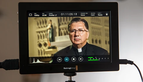 Fstoppers Review of the Blackmagic Video Assist 4K Video Monitor and Recorder