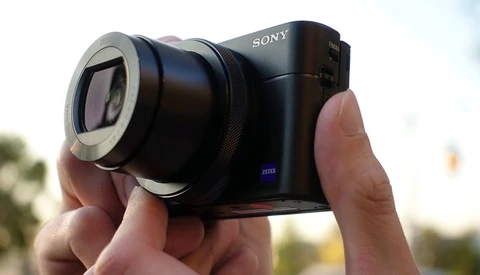 Hands-On With the Newly Announced Sony RX100 V Compact Camera