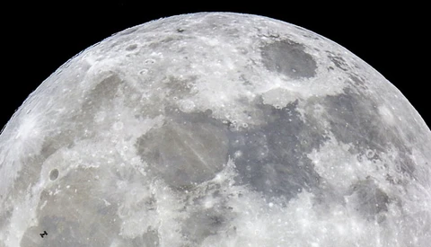 Photographer Prepared For Years To Grab This Epic Supermoon Photo, Which Has Since Caught NASA's Attention