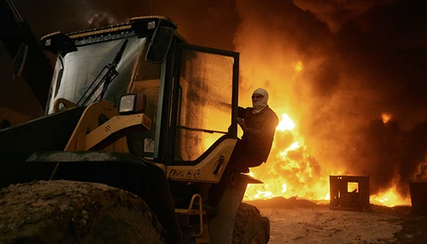 Joey L Covers the Oil Disaster in Qayyara, Iraq