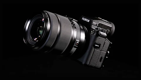 B&H Takes a First Look at the Fujifilm GFX 50S
