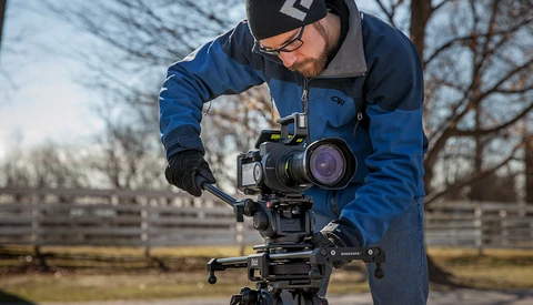 Fstoppers Reviews Cinevate's Updated Duzi Camera Slider for Video Production