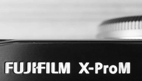 Maxmax Launches Monochrome Fujifilm X-Pro1 and X100S