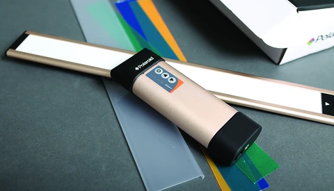 Fstoppers Reviews the Portable and Powerful Polaroid Travel BrightSaber