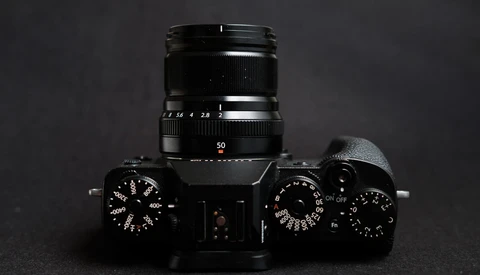 Fstoppers Reviews the Fujifilm 50mm f/2 WR