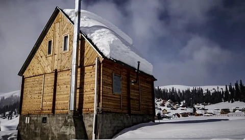 'Lost in a Skier's Dream' Is a Gorgeous Film About Being Alone in Nature's Beauty