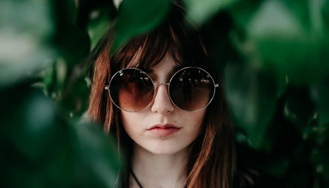 How to Pose People Who Aren't Models