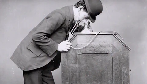 The First Movie Camera - A History Lesson